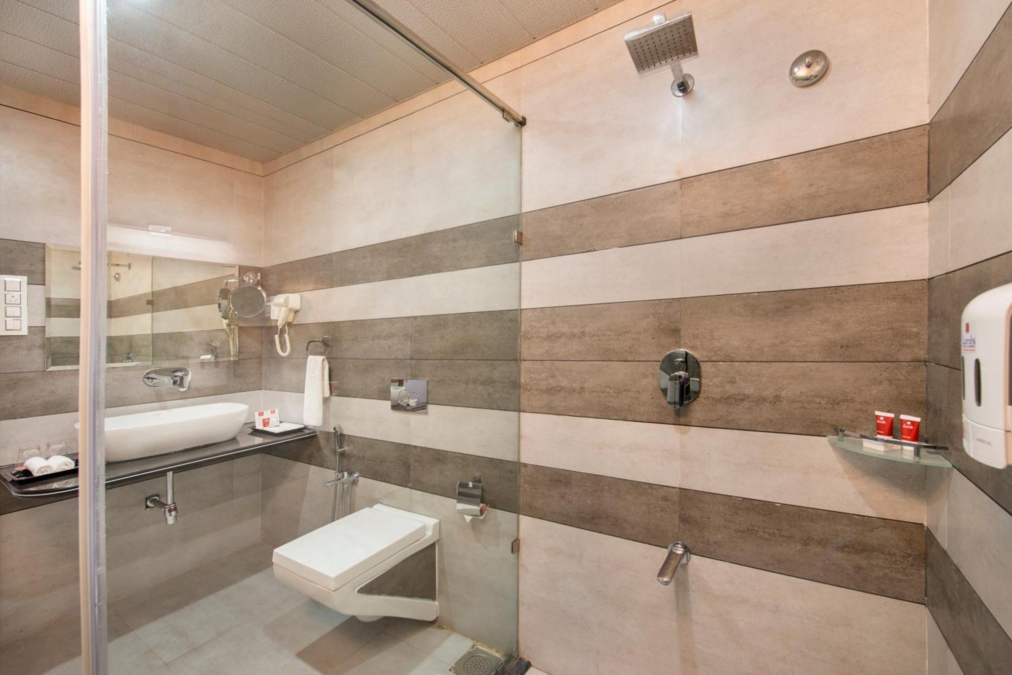 Lords Eco Inn Morbi Kamer foto