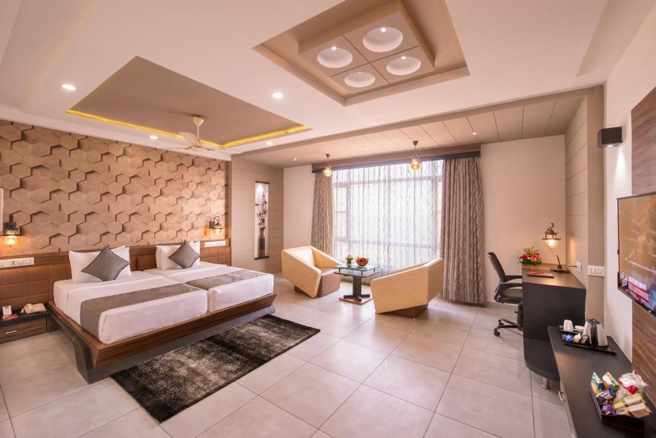 Lords Eco Inn Morbi Buitenkant foto