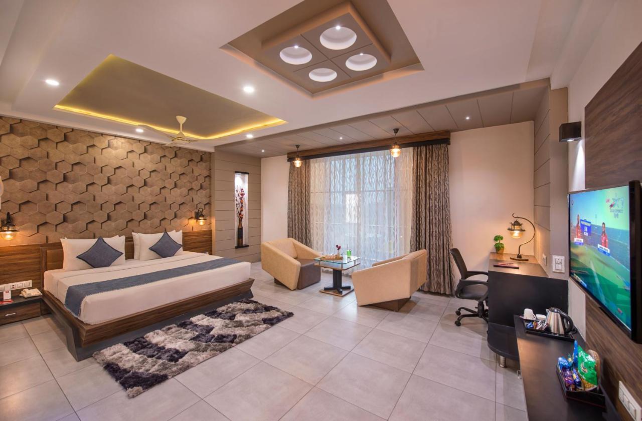 Lords Eco Inn Morbi Buitenkant foto